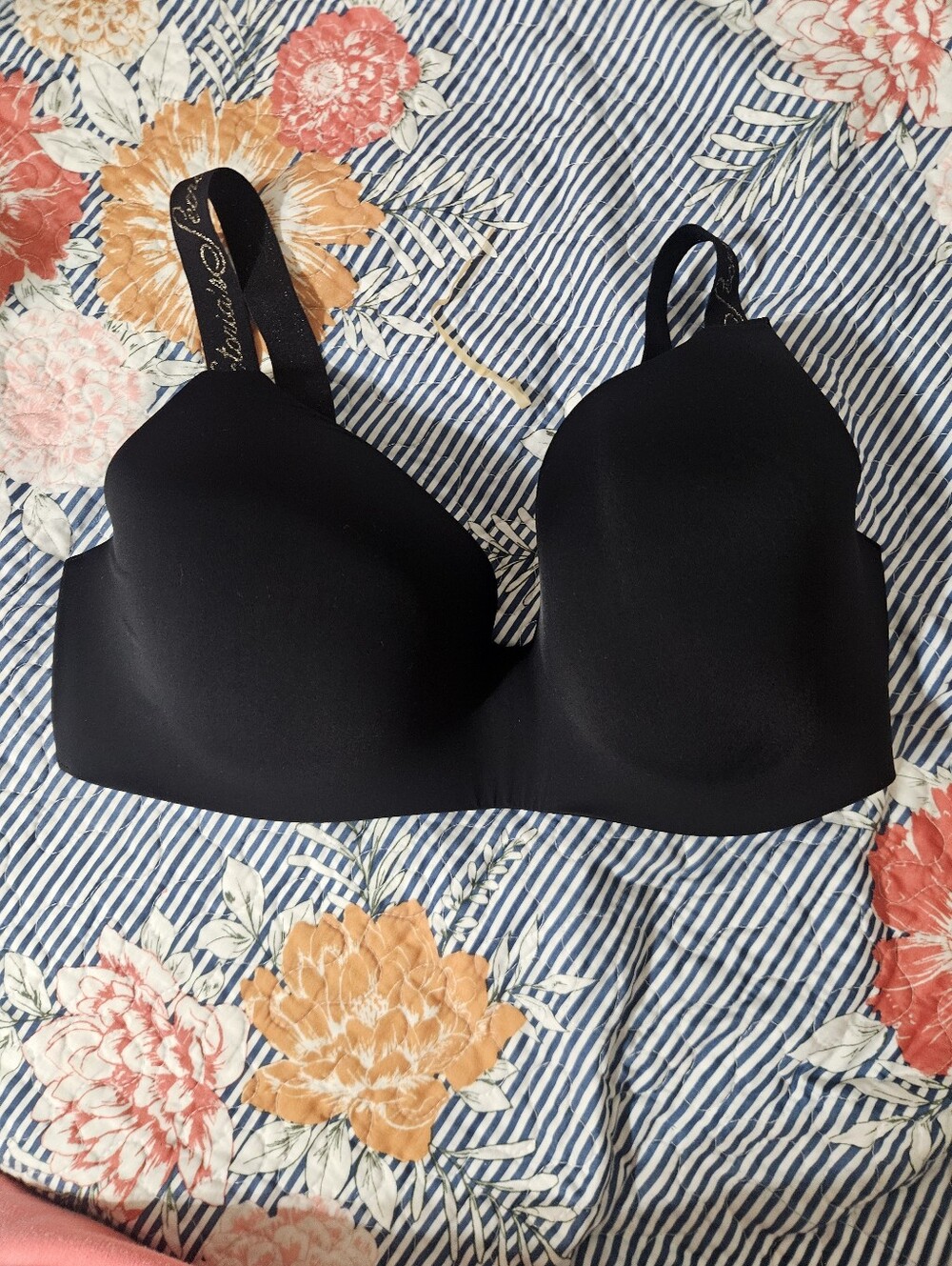 Victorias Secret Wireless Bra